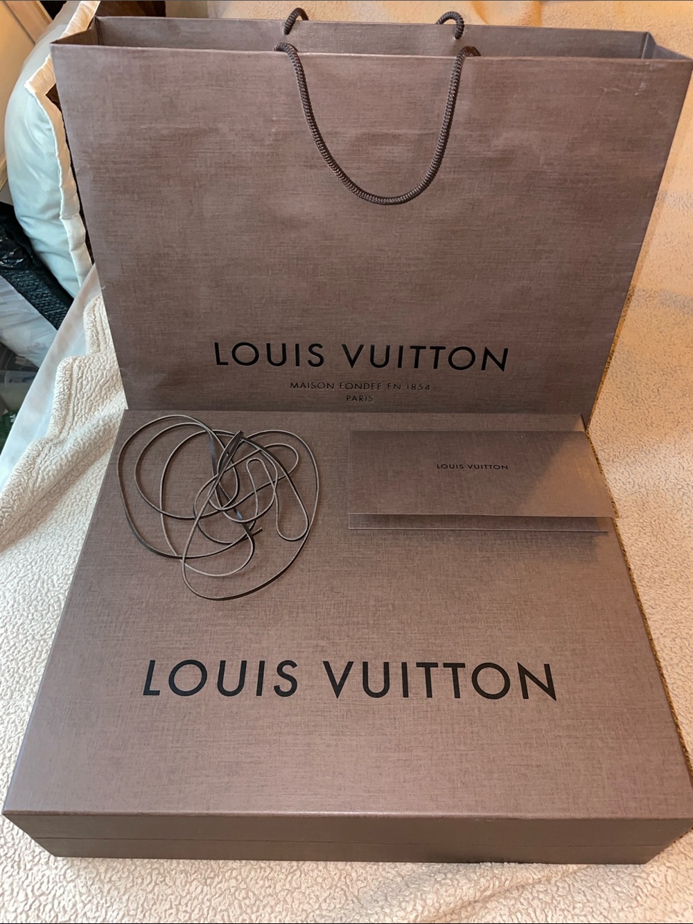 AUTHENTIC VINTAGE LOUIS VUITTON DARK BROWN LOGO BAG/BOX/RIBBON/ENVELOPE!